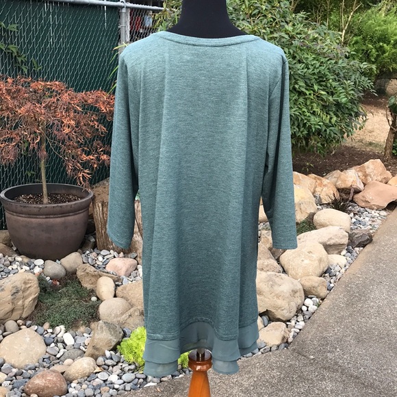 Sage green tunic with layered sheer bottom - Picture 3 of 4
